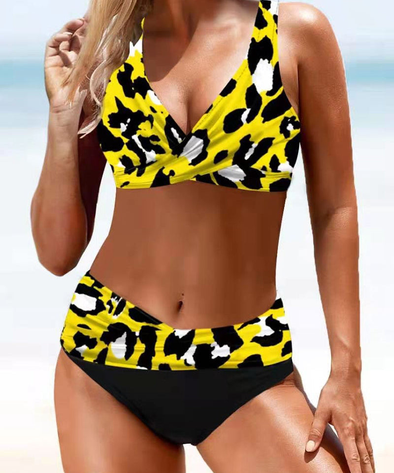 Eva – Bikini colorat și vesel