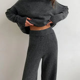 Set tricotat cu guler înalt și pantaloni