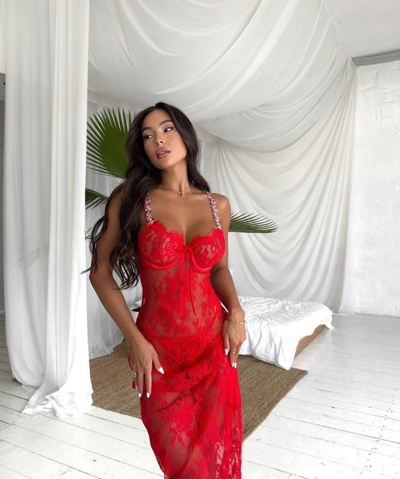 Georgina™ | Rochie de noapte transparentă Petale de Miezul Nopții