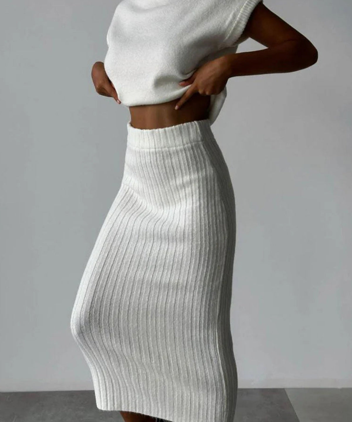 Set Asortat: Top Tricotat Gros și Fustă Midi Tricotată cu Talie Înaltă