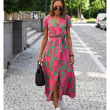Julia - Rochie elegantă cu decolteu în V și croială care modelează silueta.