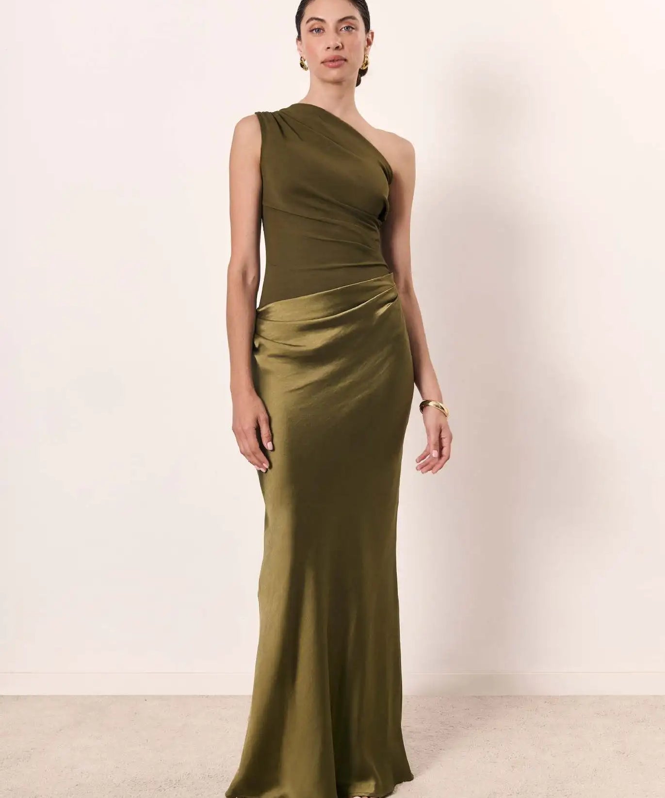Sophia | Rochie Maxi din Satin cu Un Umăr