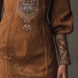 Amalia | Rochie mini vintage maro din suede cu decolteu în V și broderie